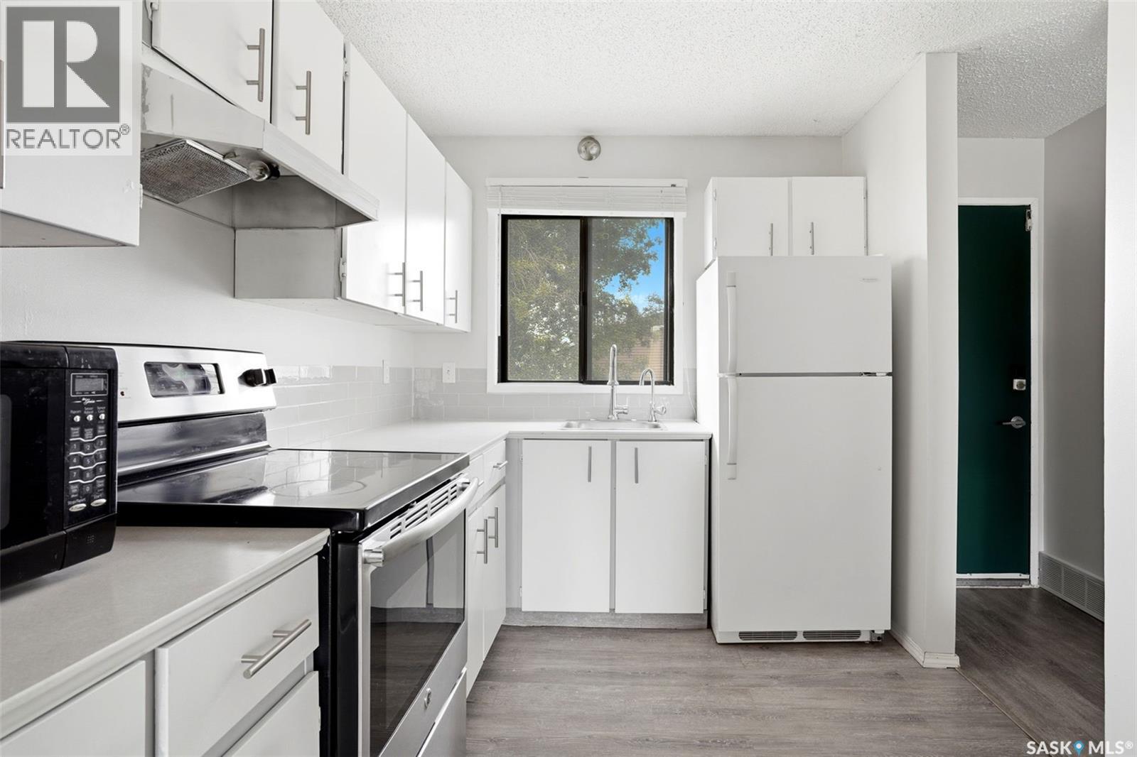 6419 Rochdale Boulevard, Regina, Saskatchewan  S4X 2Y9 - Photo 3 - SK045897