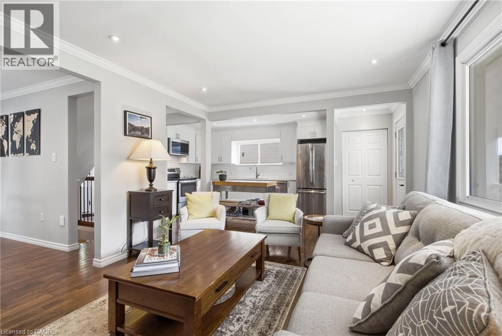398 East 38th Street, Hamilton, Ontario  L8V 4G6 - Photo 11 - 40856590