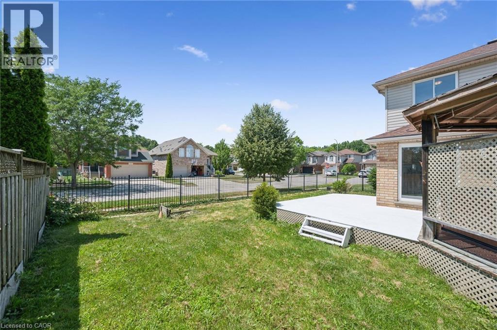 71 Peach Blossom Crescent, Kitchener, Ontario  N2E 3Z7 - Photo 41 - 40853145