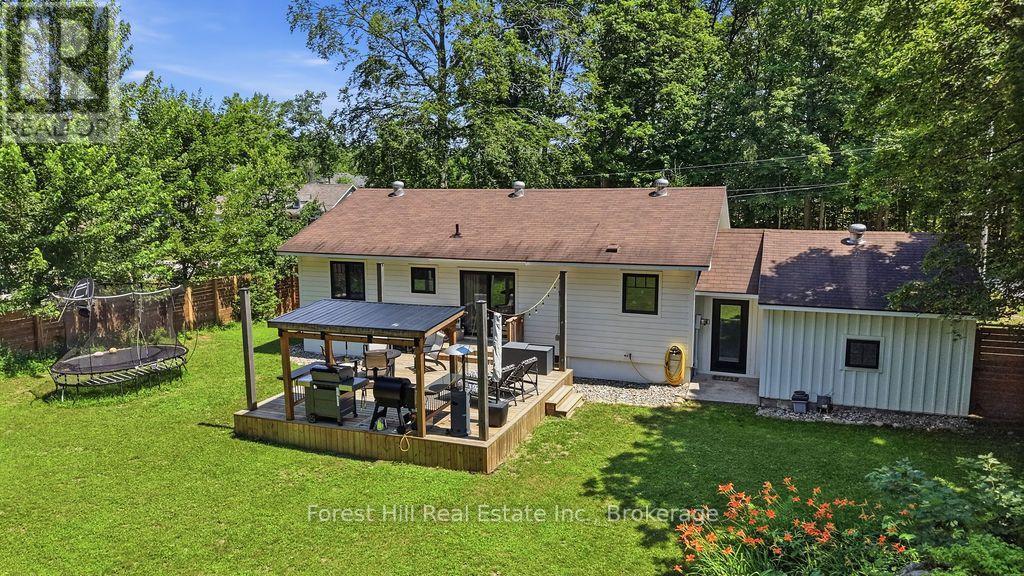 415 Wellington Street, Gravenhurst, Ontario  P1P 1A7 - Photo 2 - X13555362
