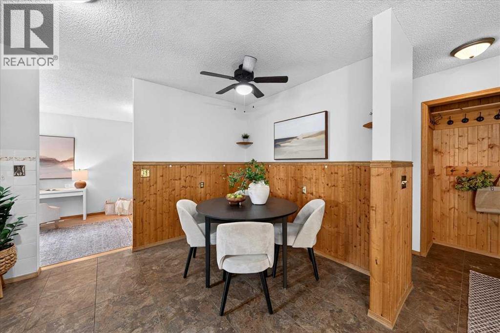 1837 Meadowbrook Drive SE, Airdrie, Alberta  T4A 1V5 - Photo 14 - A2336263