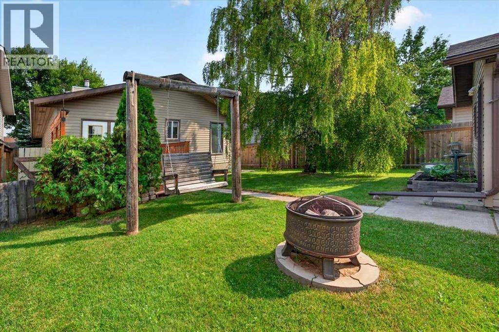 1837 Meadowbrook Drive SE, Airdrie, Alberta  T4A 1V5 - Photo 35 - A2336263