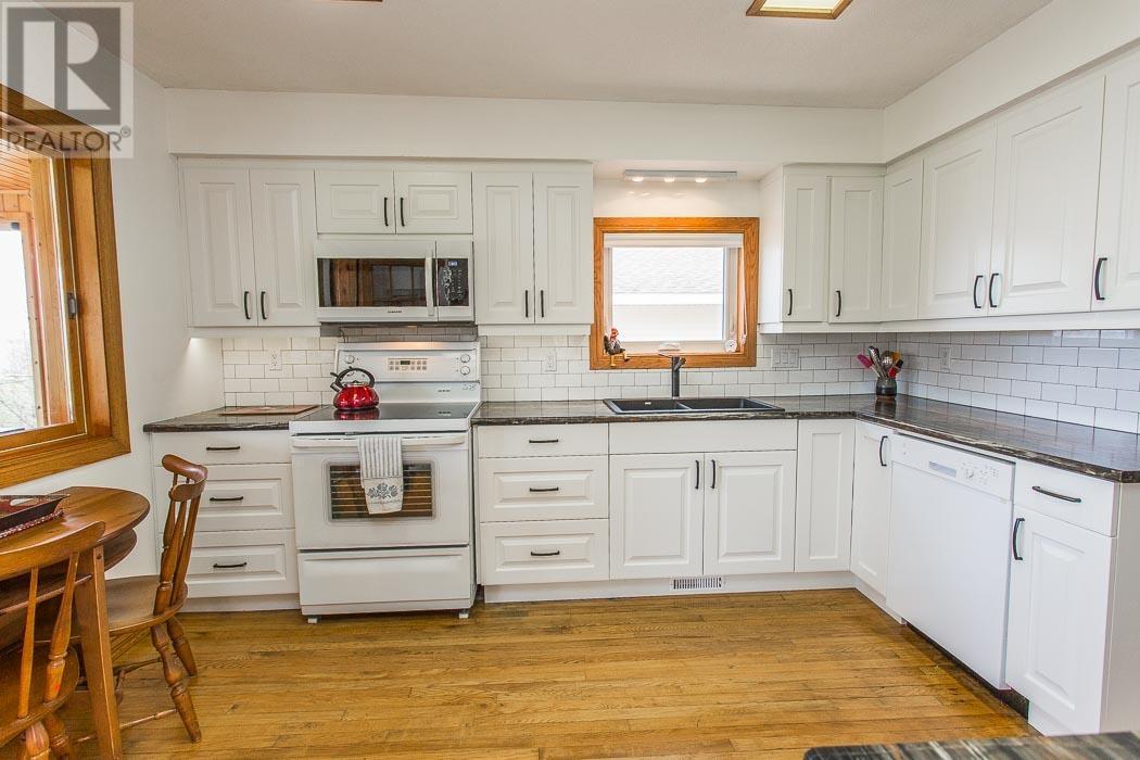 1173 Richards St, St. Joseph Township, Richards Landing, Ontario P0R 1J0 - Photo 7 - SM262222