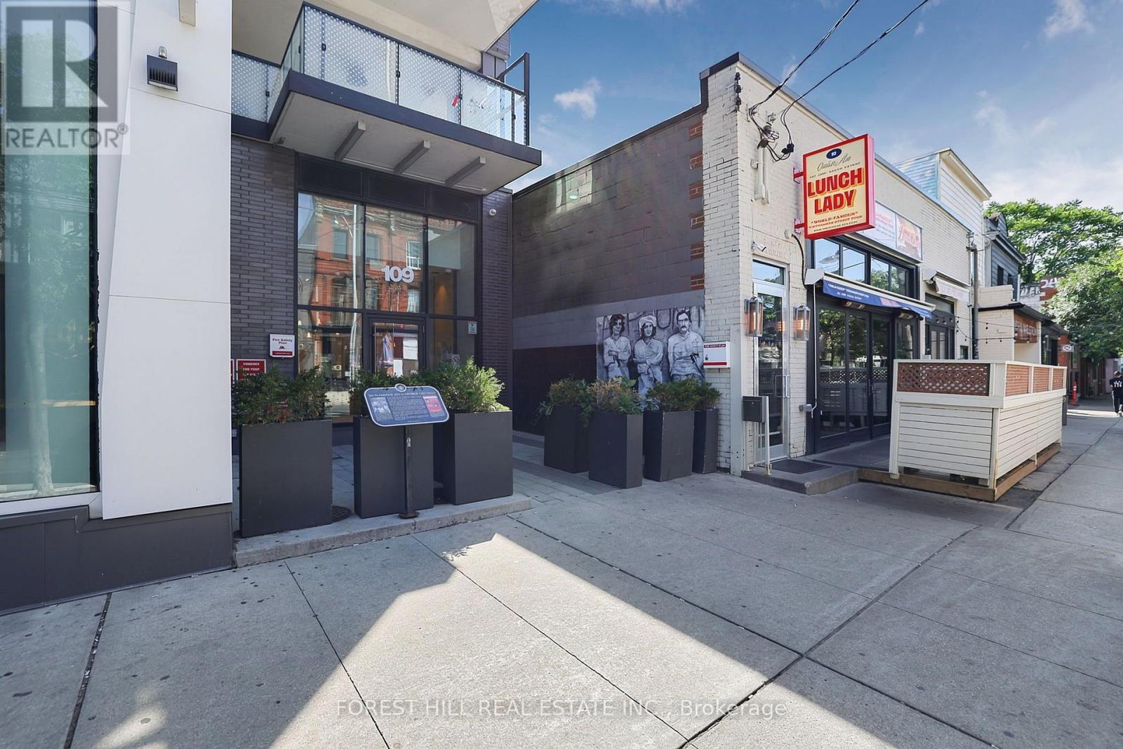 202 - 109 OSSINGTON AVENUE Toronto (Trinity-Bellwoods), ON M6J 0G1