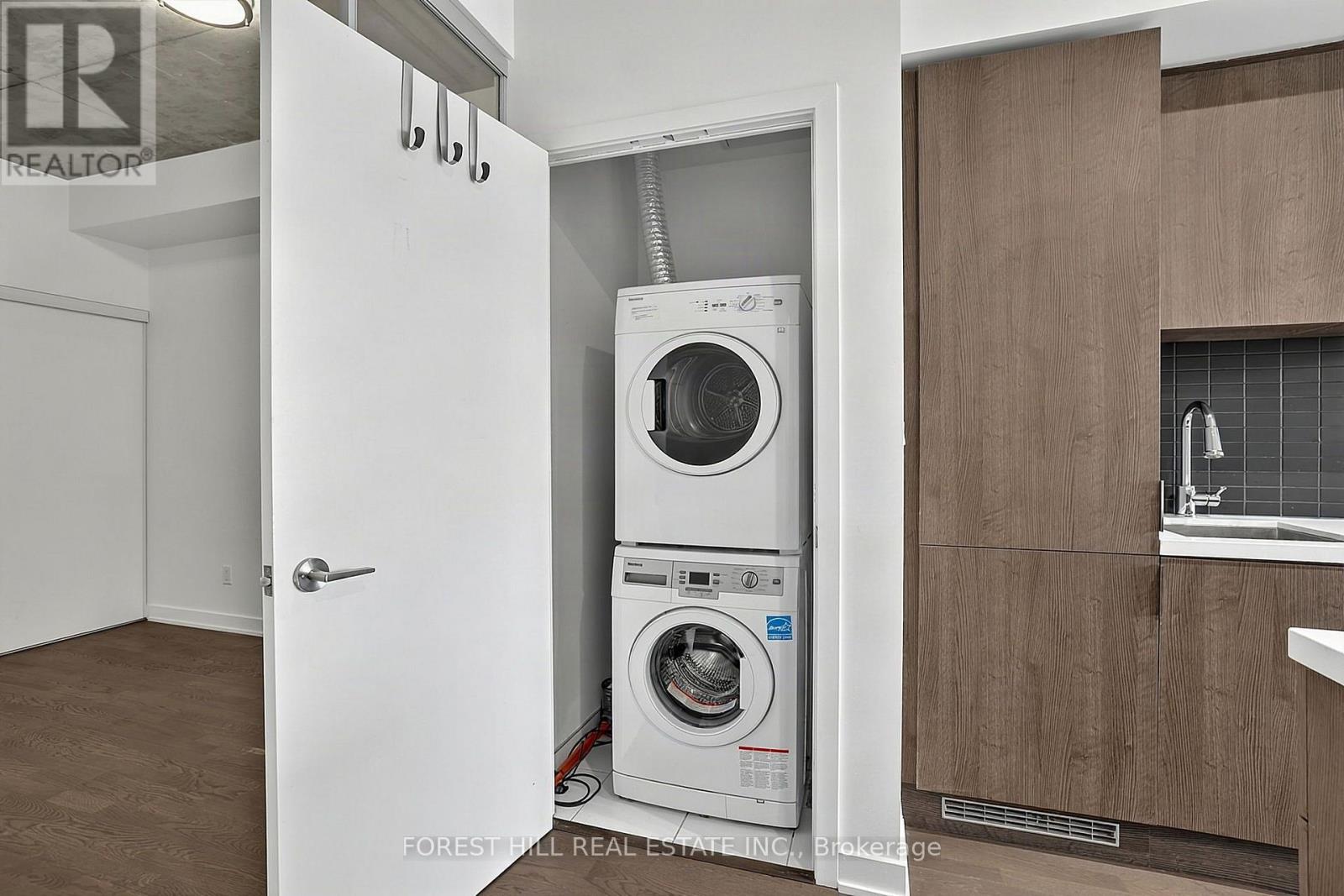 202 - 109 OSSINGTON AVENUE Toronto (Trinity-Bellwoods), ON M6J 0G1