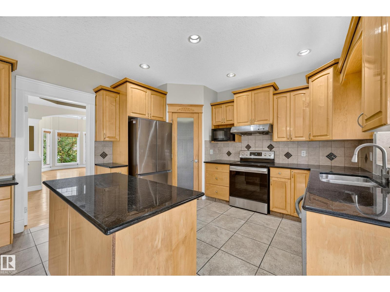 7111 169 Av Nw, Edmonton, Alberta  T5Z 0B5 - Photo 10 - E4504326