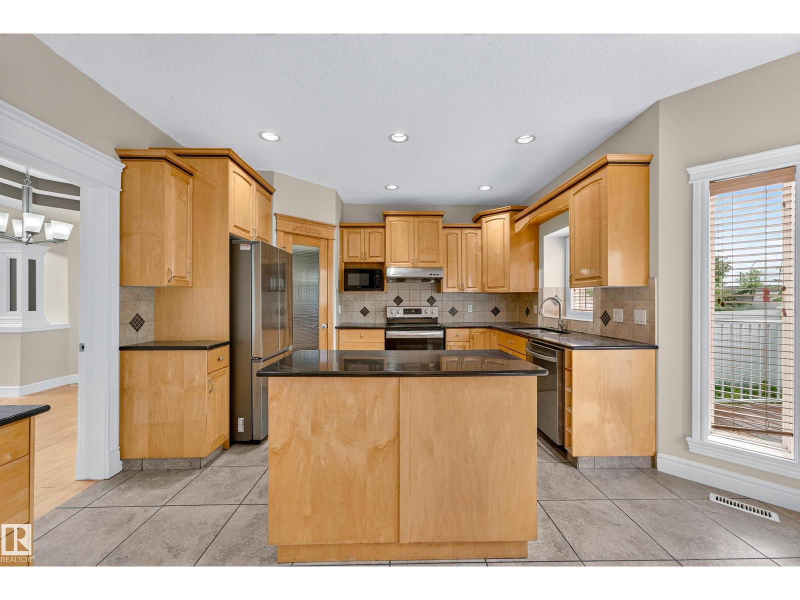 7111 169 Av Nw, Edmonton, Alberta  T5Z 0B5 - Photo 9 - E4504326