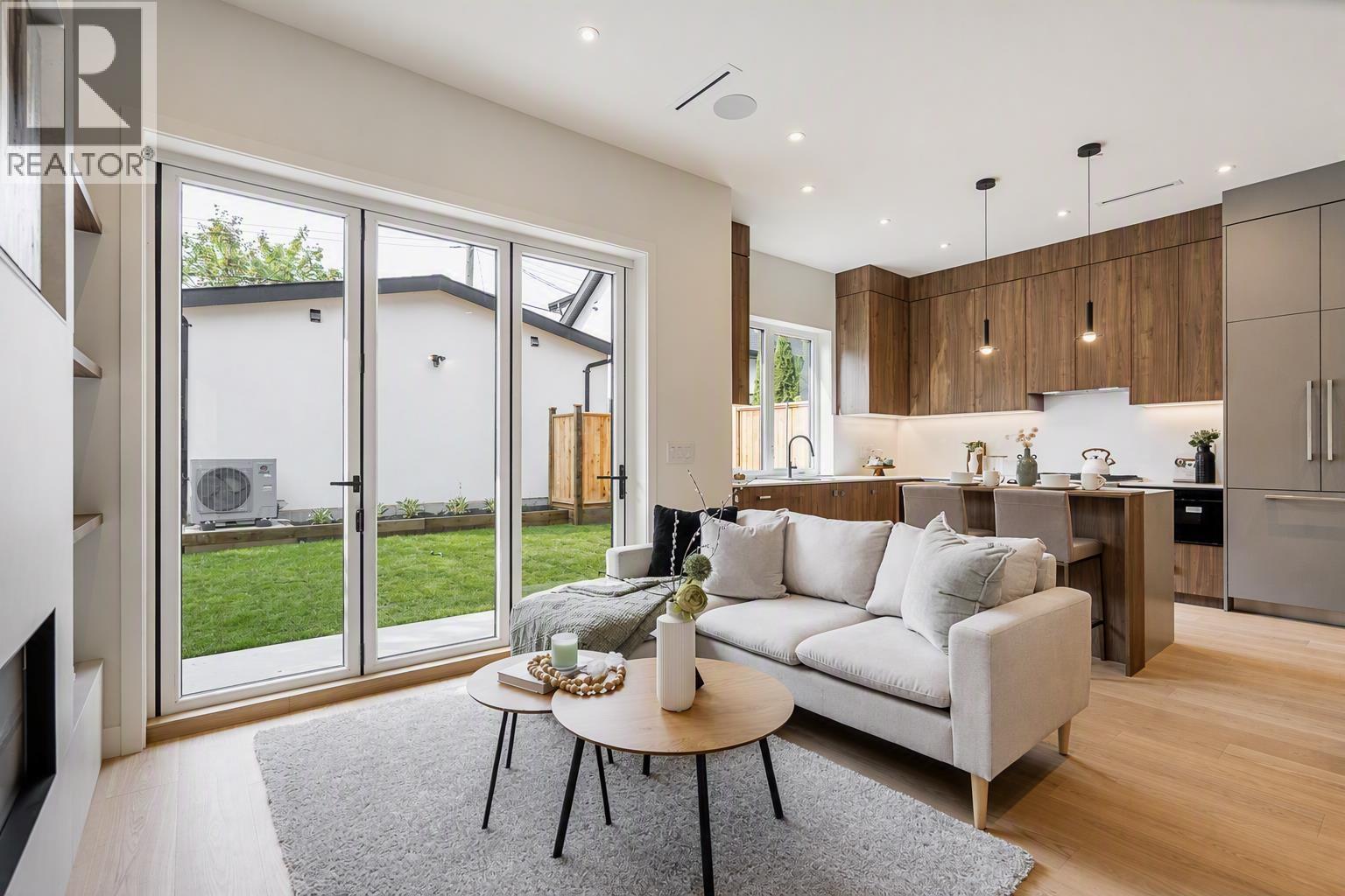 2 456 E 38th Avenue, Vancouver, British Columbia  V5W 1H7 - Photo 2 - R3156634