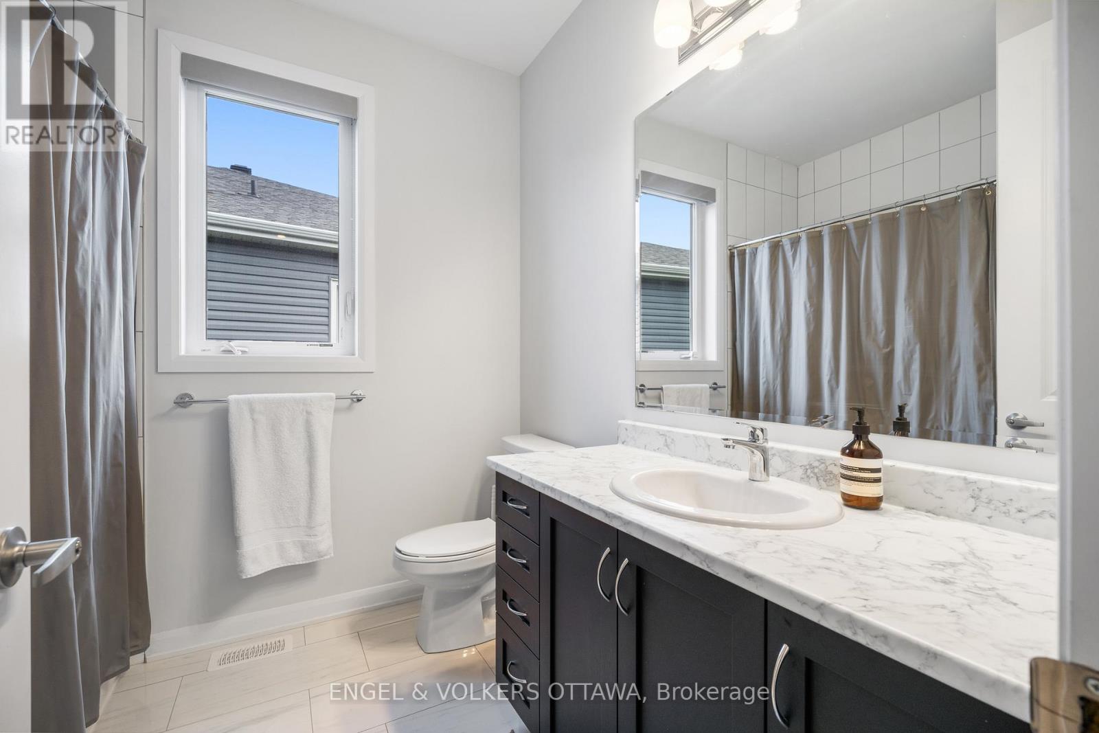 777 Coast Circle, Ottawa, Ontario  K4M 0N5 - Photo 3 - X13687934