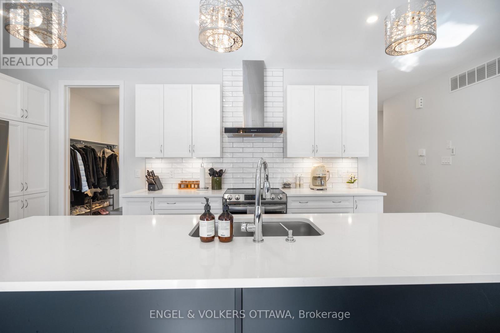 777 Coast Circle, Ottawa, Ontario  K4M 0N5 - Photo 9 - X13687934