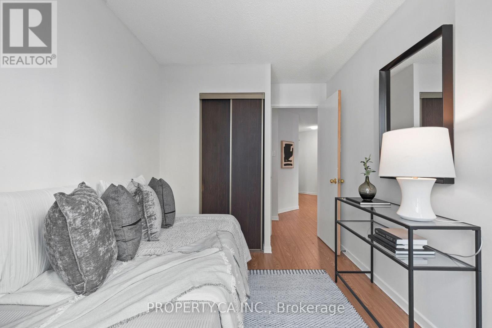 601 - 25 Maitland Street, Toronto, Ontario  M4Y 2W1 - Photo 11 - C13687970
