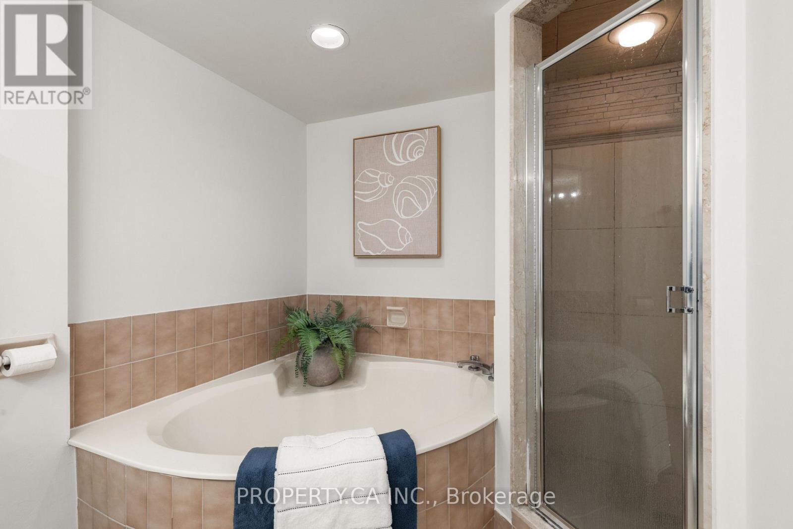 601 - 25 Maitland Street, Toronto, Ontario  M4Y 2W1 - Photo 17 - C13687970