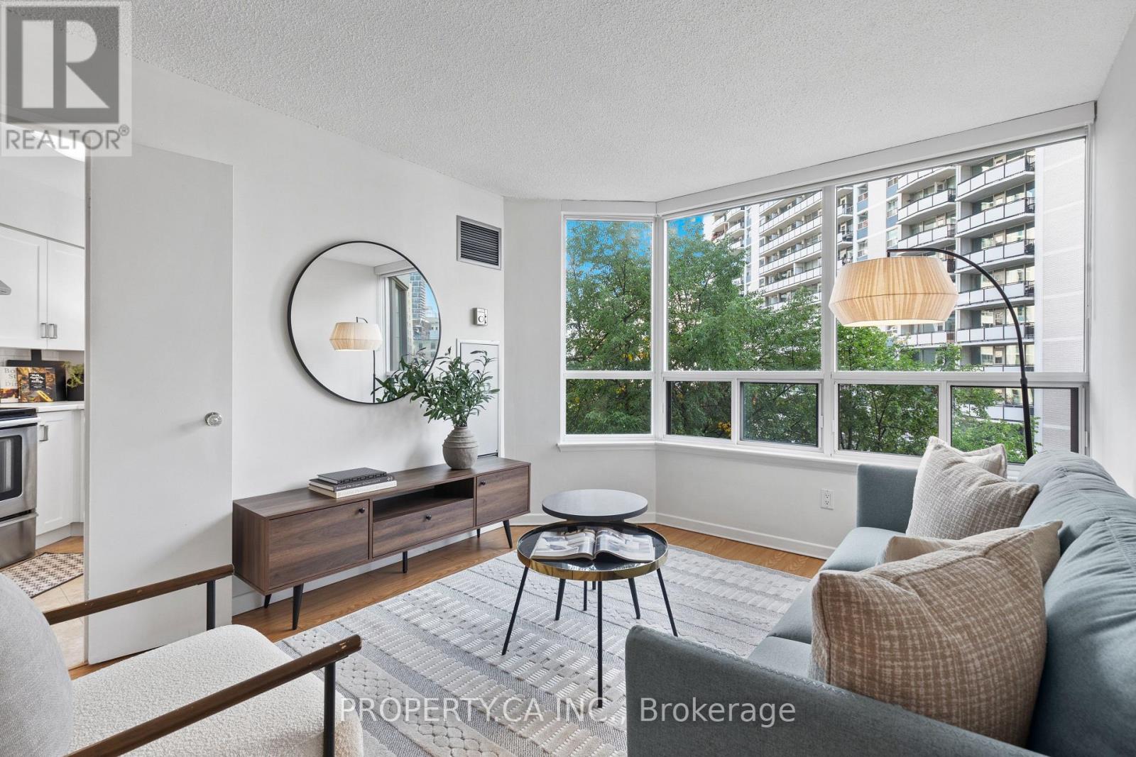 601 - 25 Maitland Street, Toronto, Ontario  M4Y 2W1 - Photo 2 - C13687970