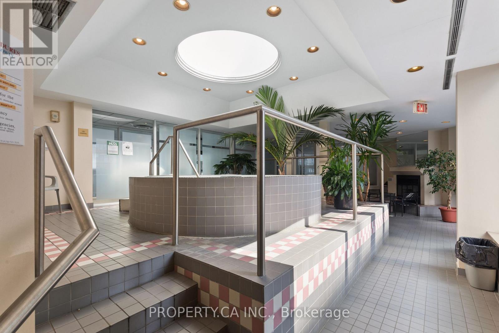 601 - 25 Maitland Street, Toronto, Ontario  M4Y 2W1 - Photo 20 - C13687970