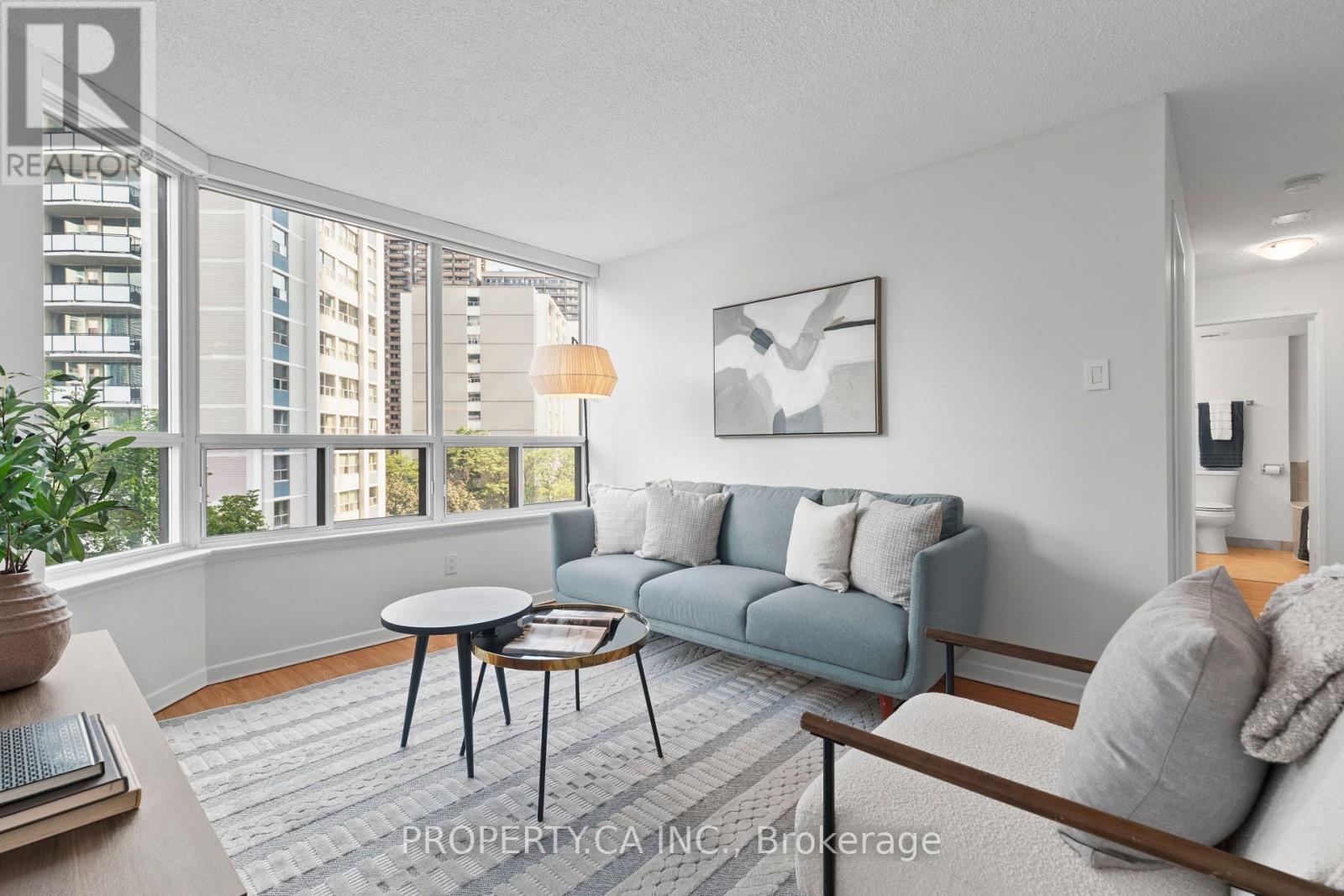 601 - 25 Maitland Street, Toronto, Ontario  M4Y 2W1 - Photo 3 - C13687970