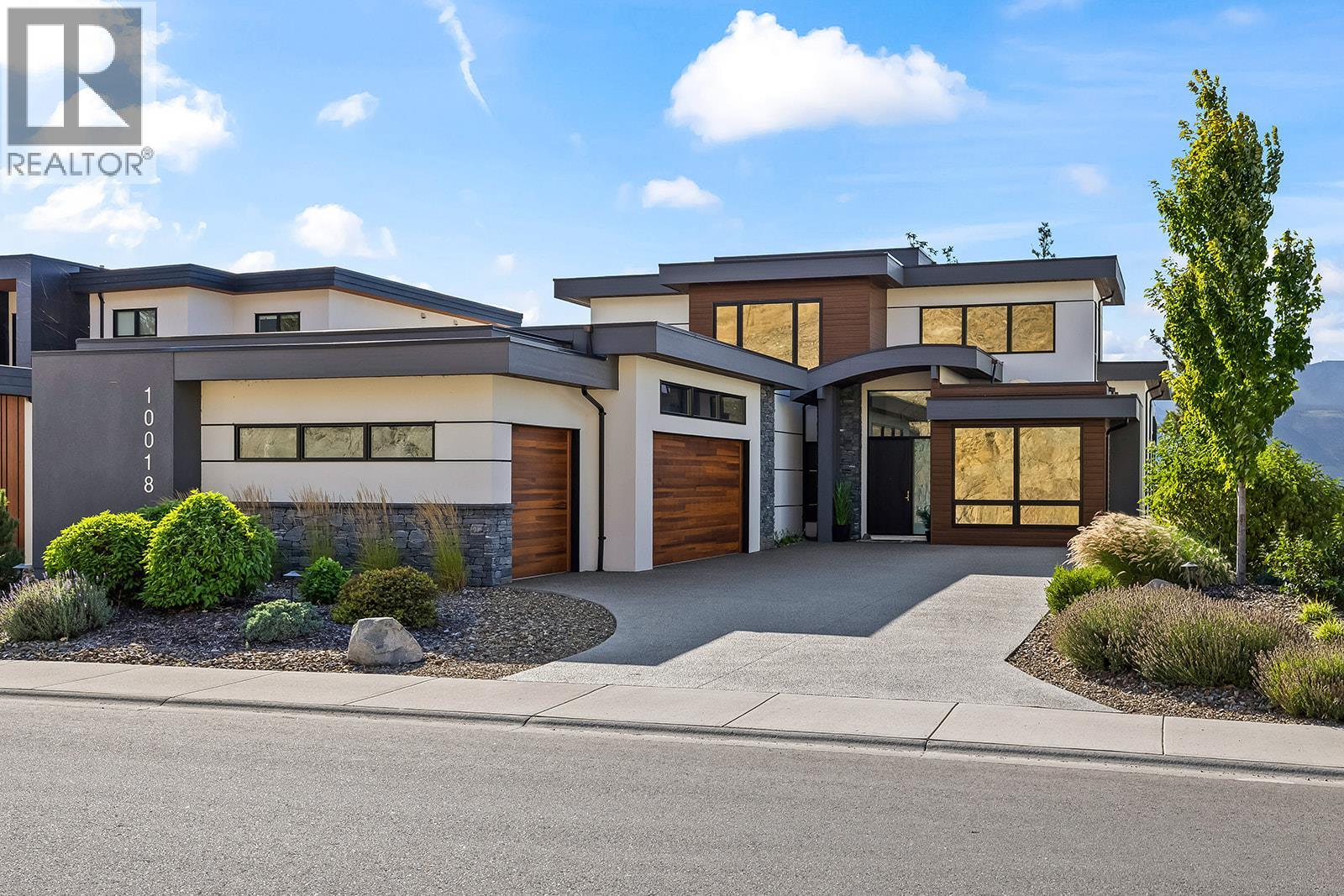10018 Beacon Hill Drive, Lake Country, British Columbia