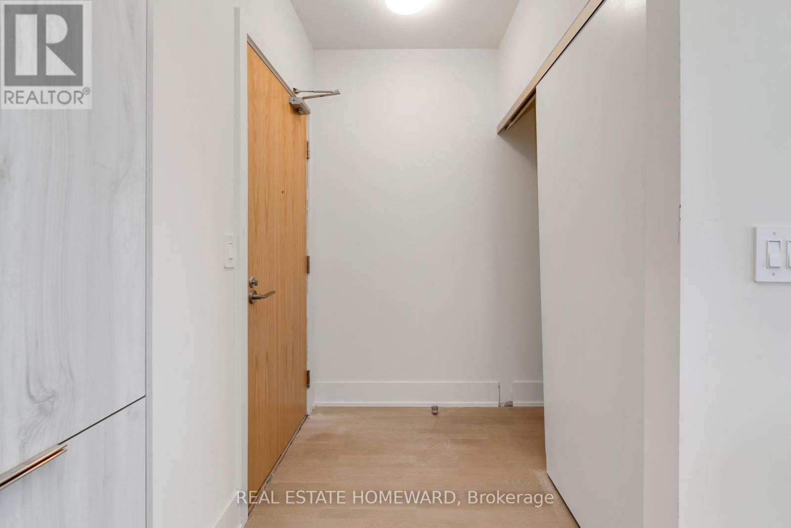 601 - 495 LOGAN AVENUE