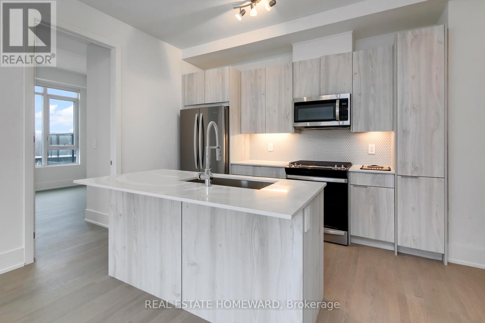 601 - 495 Logan Avenue, Toronto, Ontario  M4K 0A5 - Photo 4 - E13687896