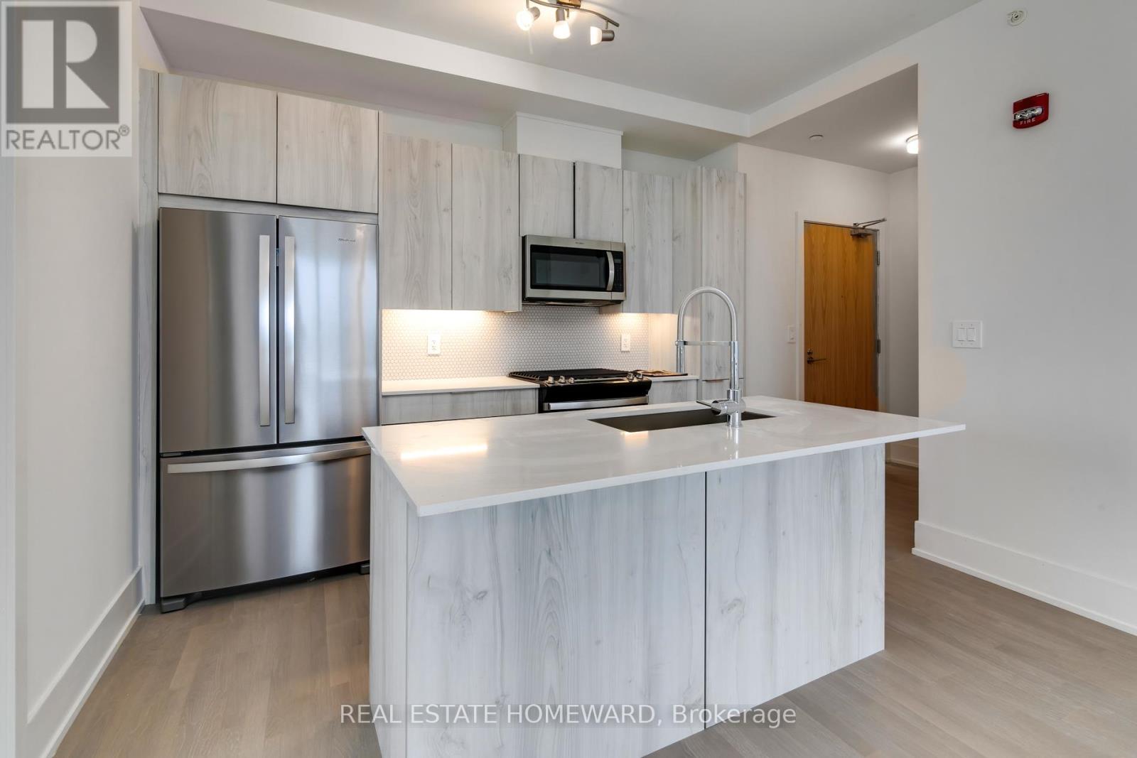 601 - 495 LOGAN AVENUE