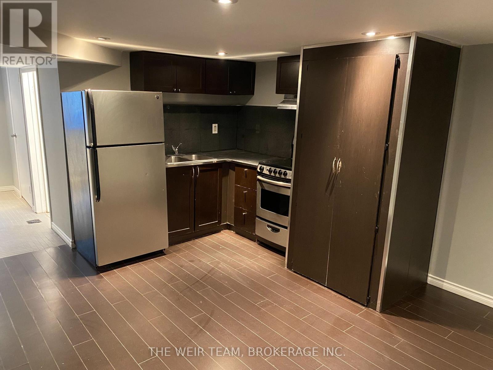 LOWER - 61 RUSHBROOKE AVENUE