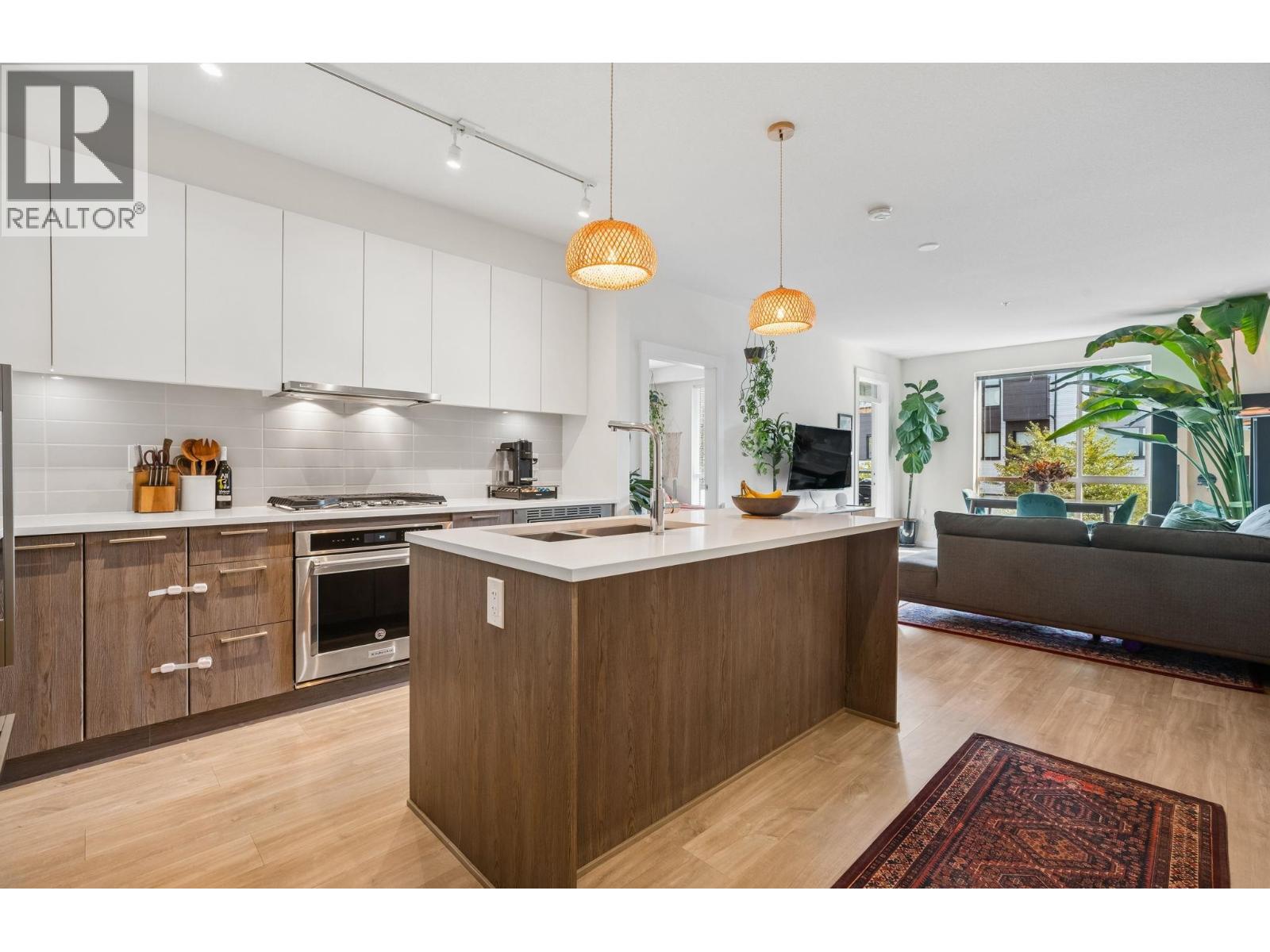 105 625 E 3rd Street, North Vancouver, British Columbia  V7L 1G6 - Photo 4 - R3156713