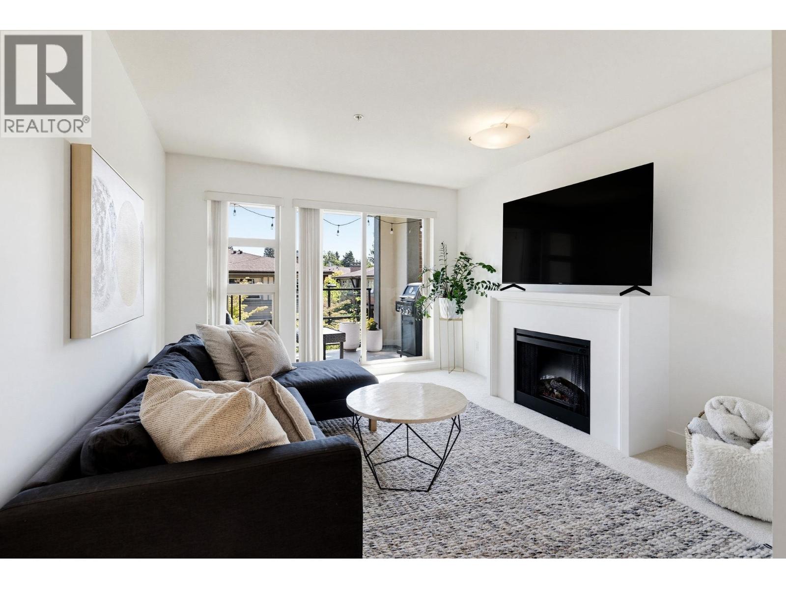 213 738 E 29th Avenue, Vancouver, British Columbia  V5V 0B6 - Photo 3 - R3156751