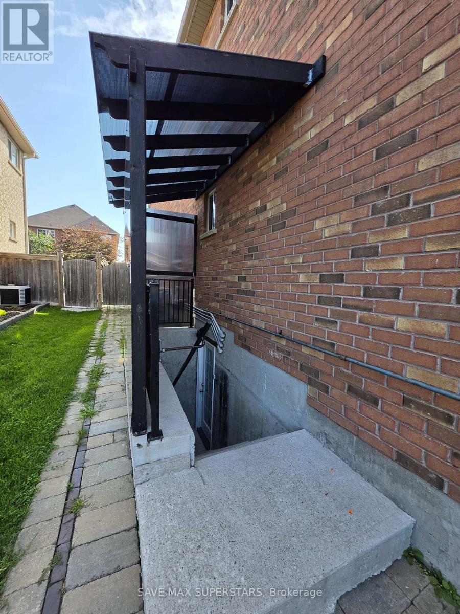 LOWER - 133 THE QUEENSWAY WAY, Barrie, Ontario