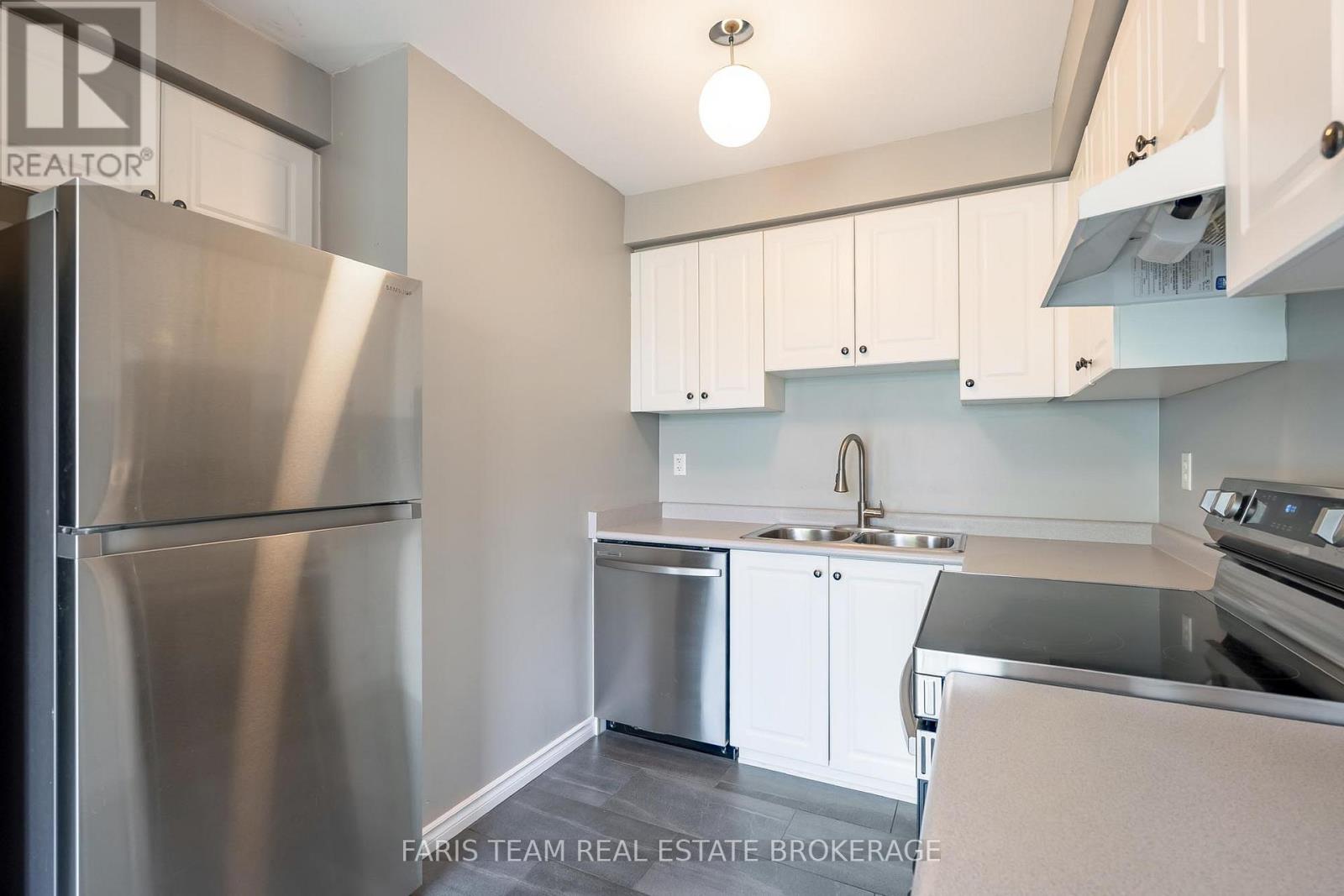 76 - 243 Ferndale Drive S, Barrie, Ontario  L4N 0T6 - Photo 4 - S13688010