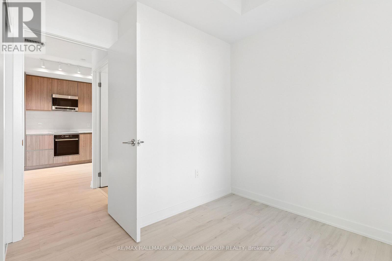 2102 - 110 Broadway Avenue, Toronto, Ontario  M4P 1V7 - Photo 23 - C13661114