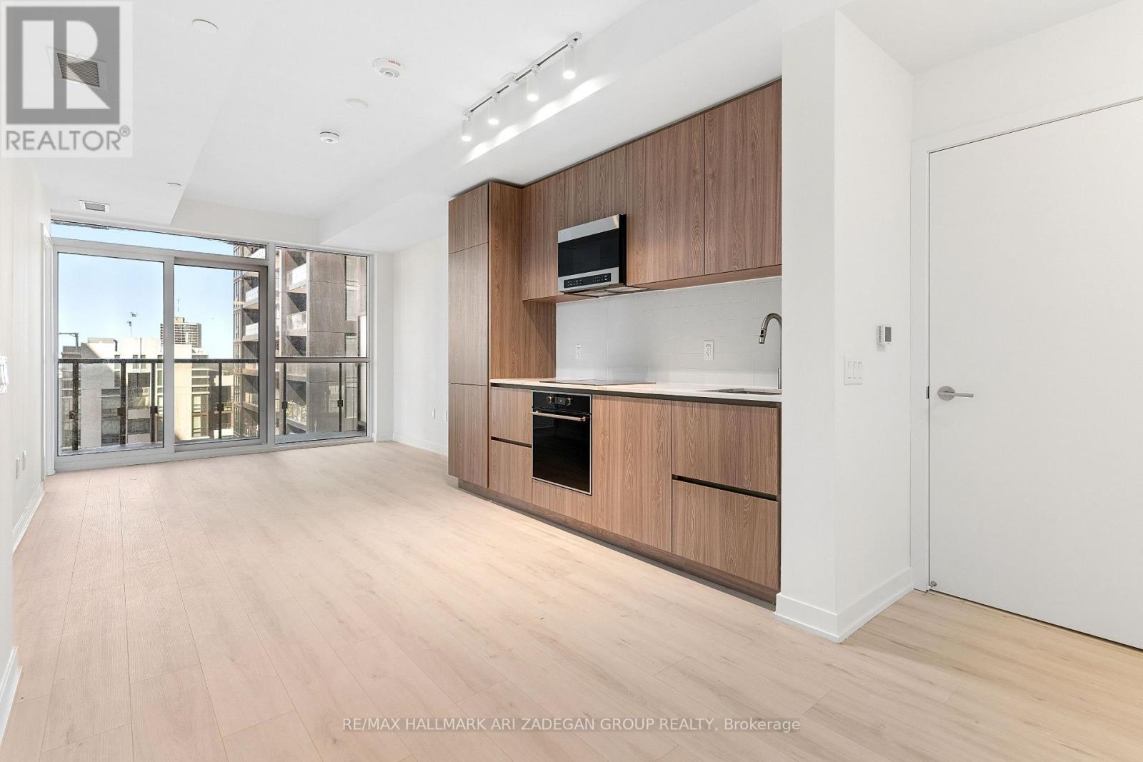 2102 - 110 Broadway Avenue, Toronto, Ontario  M4P 1V7 - Photo 7 - C13661114