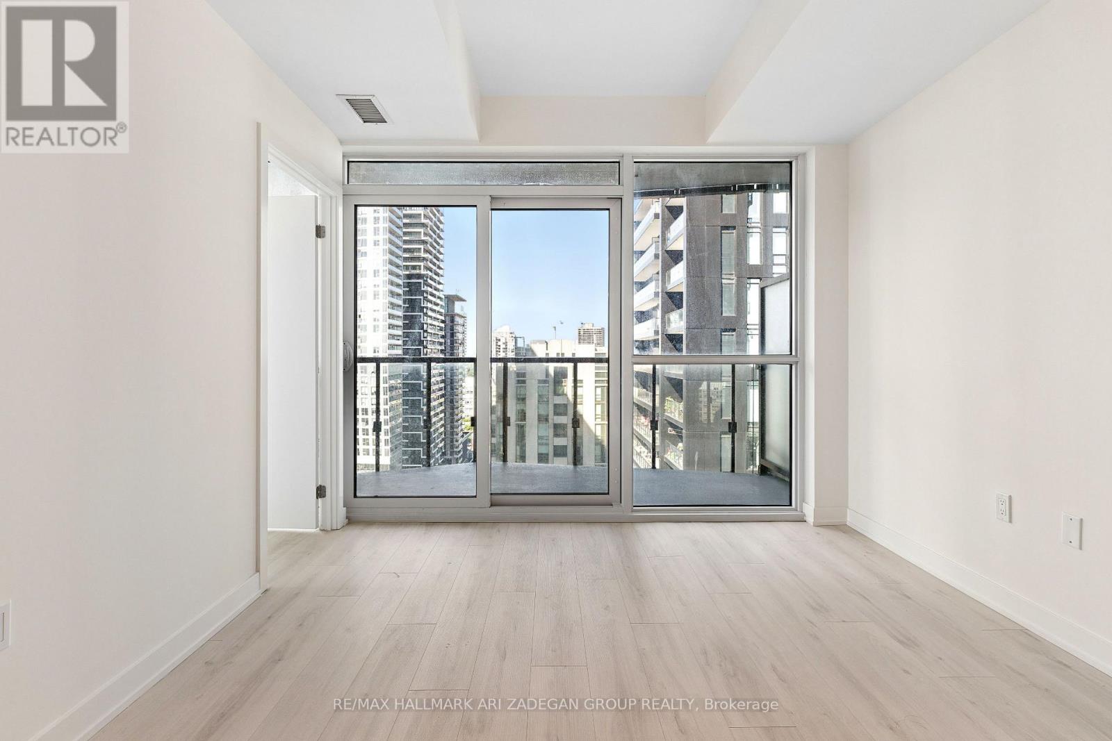 2102 - 110 Broadway Avenue, Toronto, Ontario  M4P 1V7 - Photo 9 - C13661114