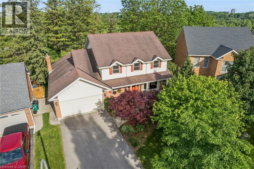 21 TINATAWA Court, Kitchener, Ontario