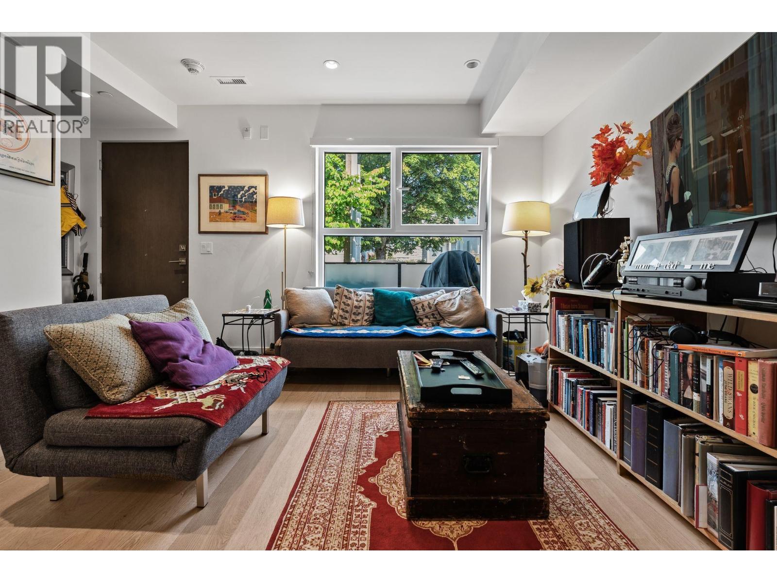 156 W Woodstock Avenue, Vancouver, British Columbia  V5Y 0N1 - Photo 5 - R3156710