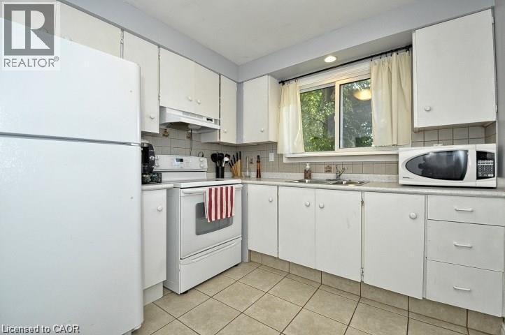 165 Green Valley Drive Unit# 8, Kitchener, Ontario  N2P 1K3 - Photo 3 - 40848890