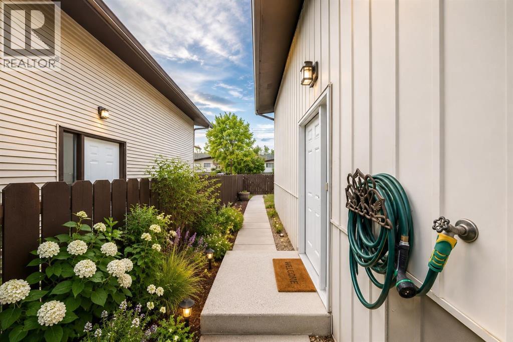 5233 17 Avenue NW, Calgary, Alberta  T3B 4N6 - Photo 3 - A2331856