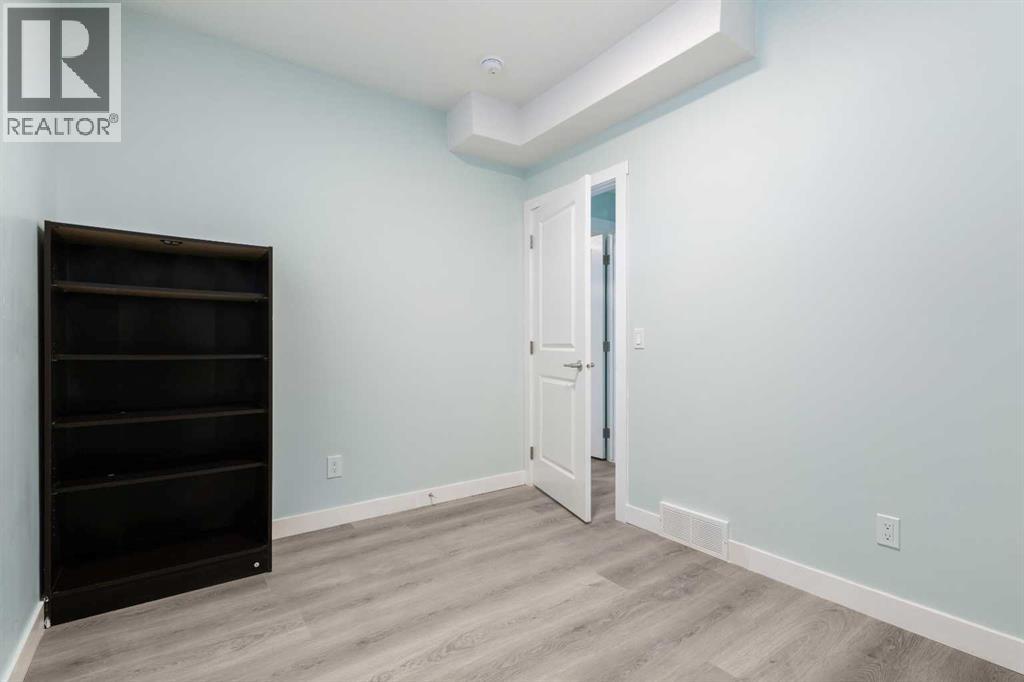 35 Lucas Passage NW, Calgary, Alberta  T3P 2E3 - Photo 32 - A2325071