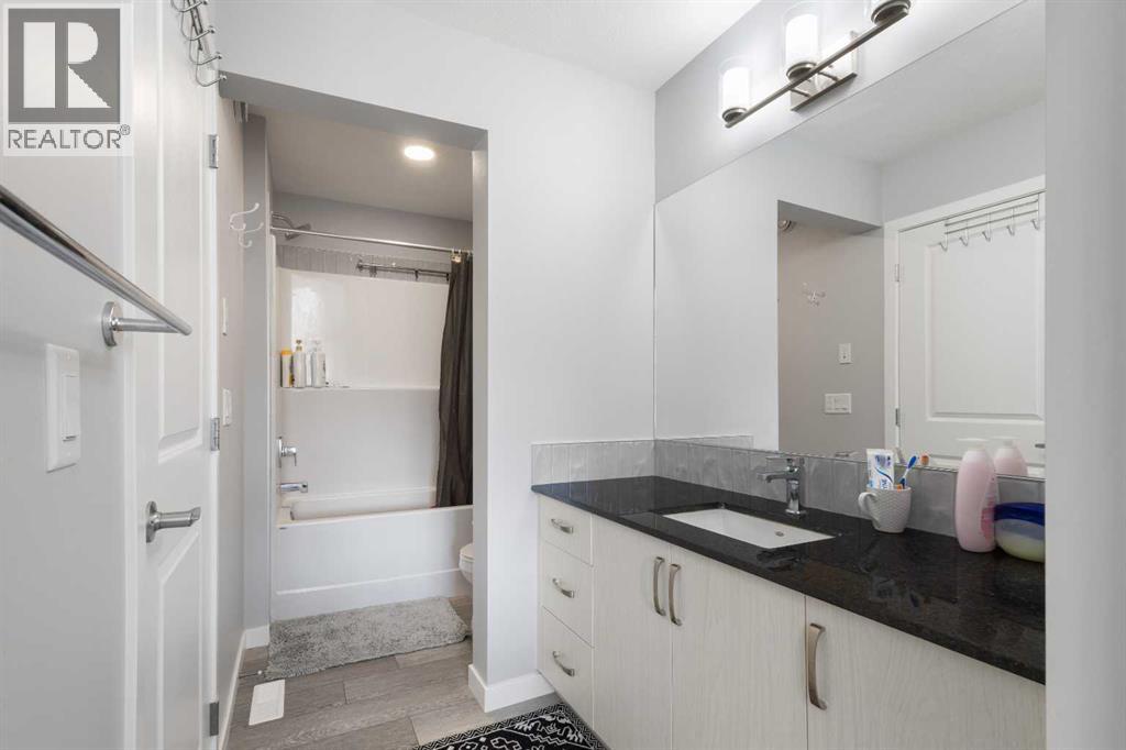35 Lucas Passage NW, Calgary, Alberta  T3P 2E3 - Photo 27 - A2325071