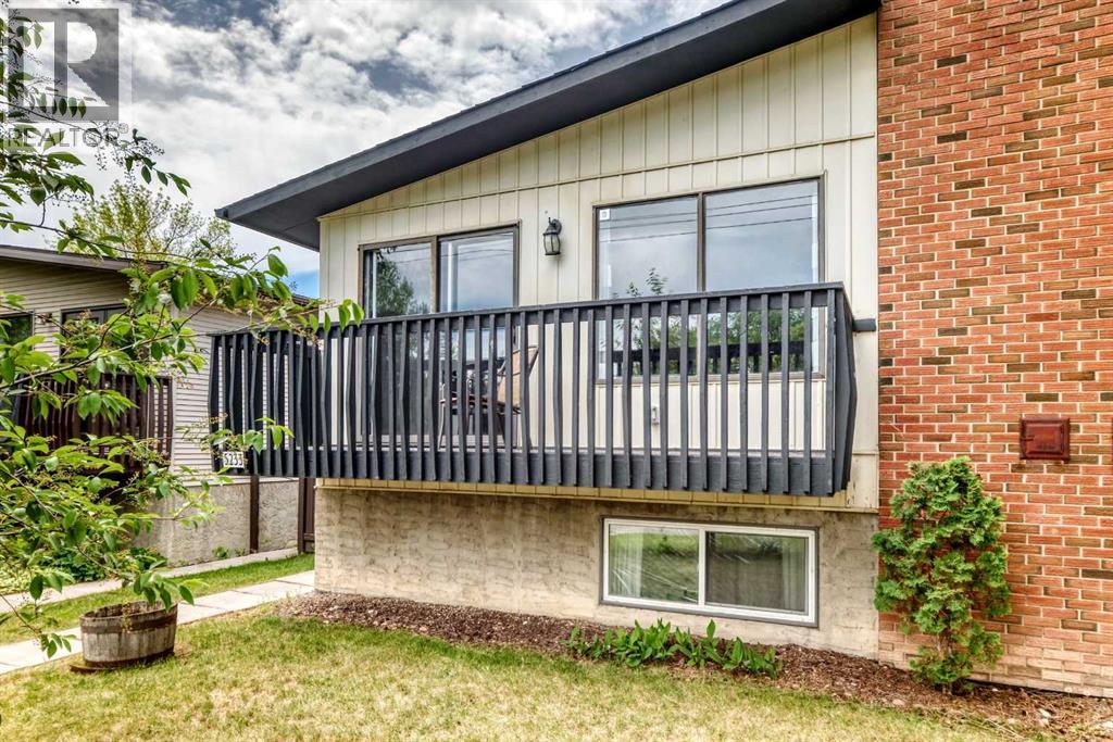 5233 17 Avenue NW, Calgary, Alberta  T3B 4N6 - Photo 2 - A2331856