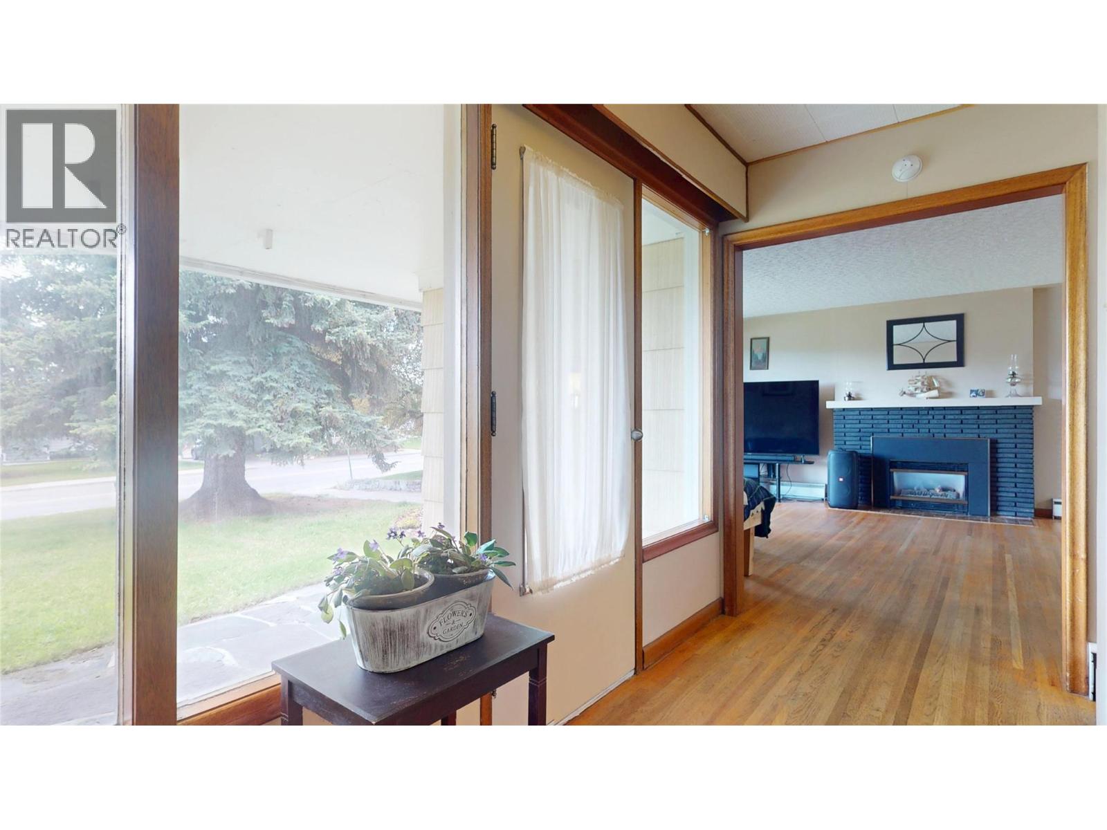 511 14th Avenue S, Cranbrook, British Columbia  V1C 2X9 - Photo 4 - 10391114