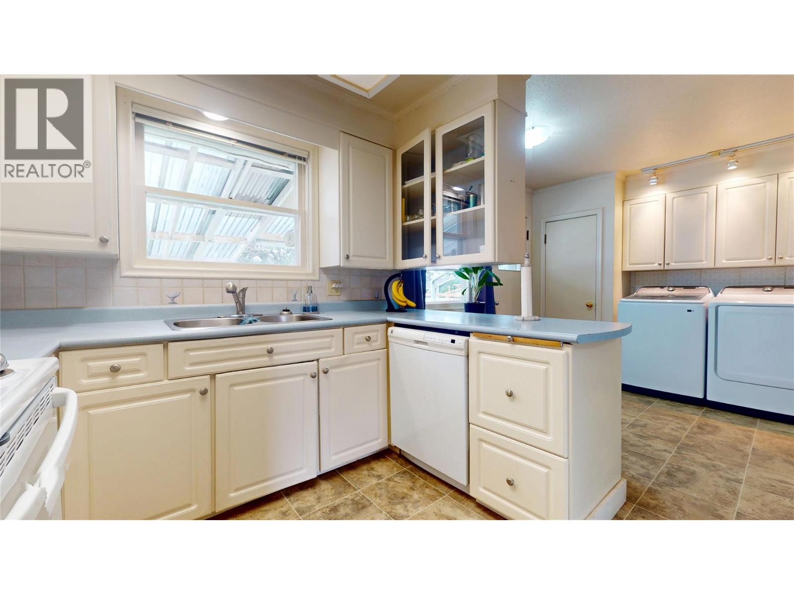 511 14th Avenue S, Cranbrook, British Columbia  V1C 2X9 - Photo 10 - 10391114