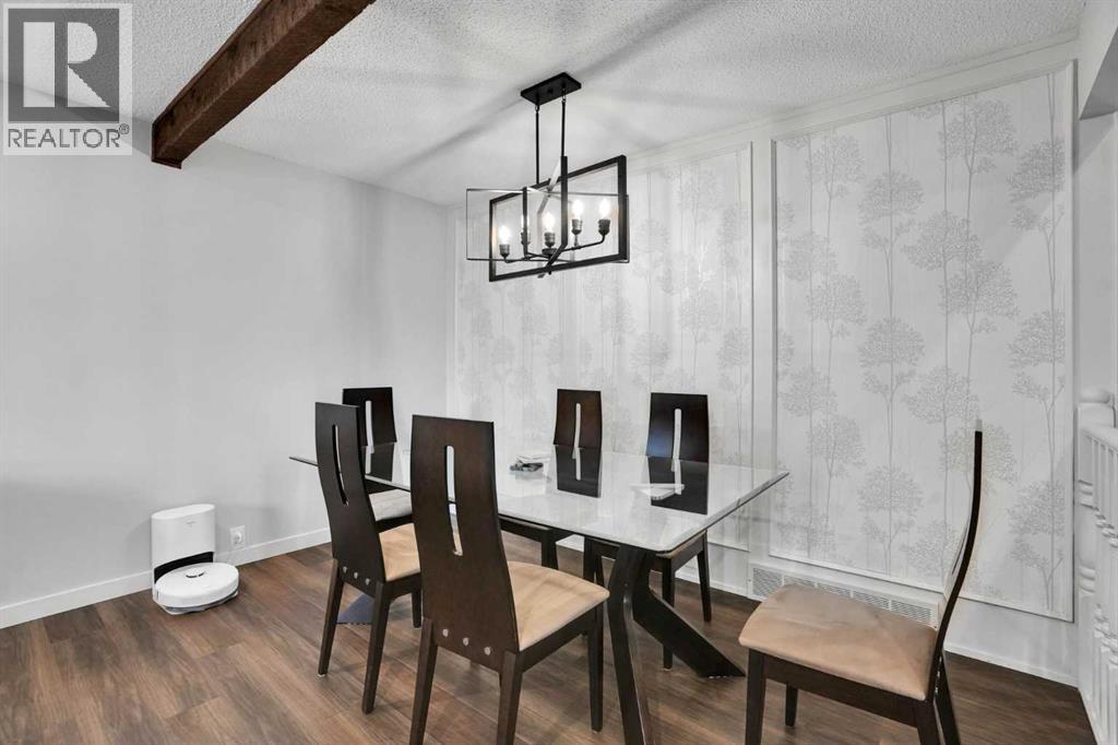 36 Coach Manor Rise Sw, Calgary, Alberta  T3H 1C4 - Photo 6 - A2336519