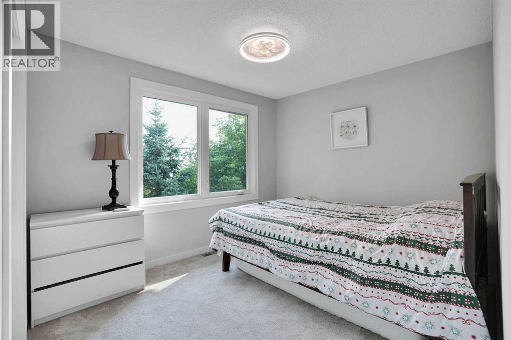 36 Coach Manor Rise Sw, Calgary, Alberta  T3H 1C4 - Photo 17 - A2336519