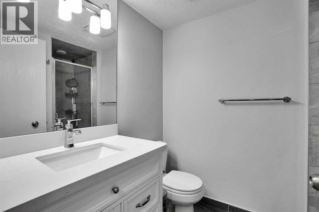 36 Coach Manor Rise Sw, Calgary, Alberta  T3H 1C4 - Photo 30 - A2336519