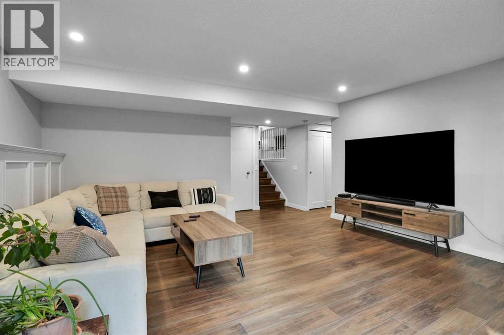 36 Coach Manor Rise Sw, Calgary, Alberta  T3H 1C4 - Photo 31 - A2336519