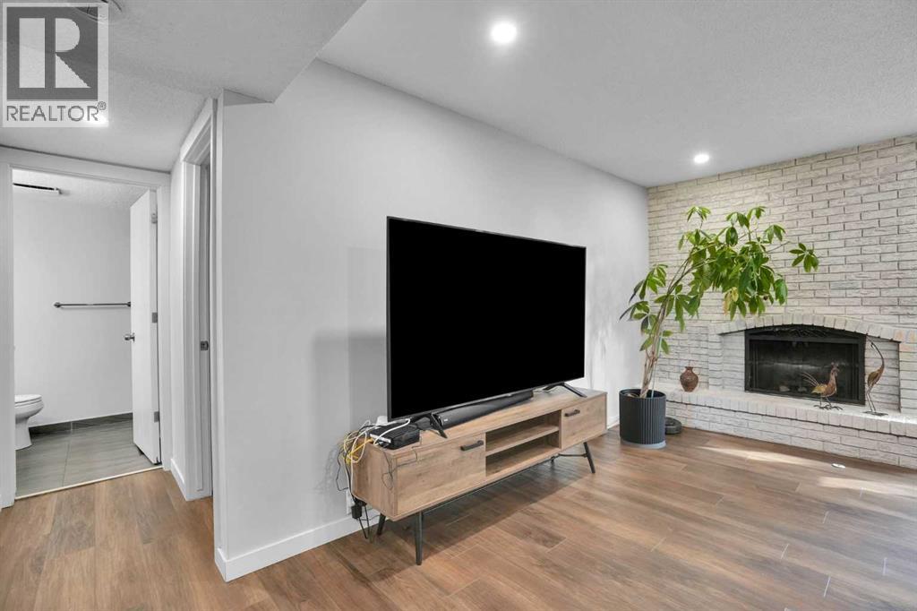 36 Coach Manor Rise Sw, Calgary, Alberta  T3H 1C4 - Photo 32 - A2336519