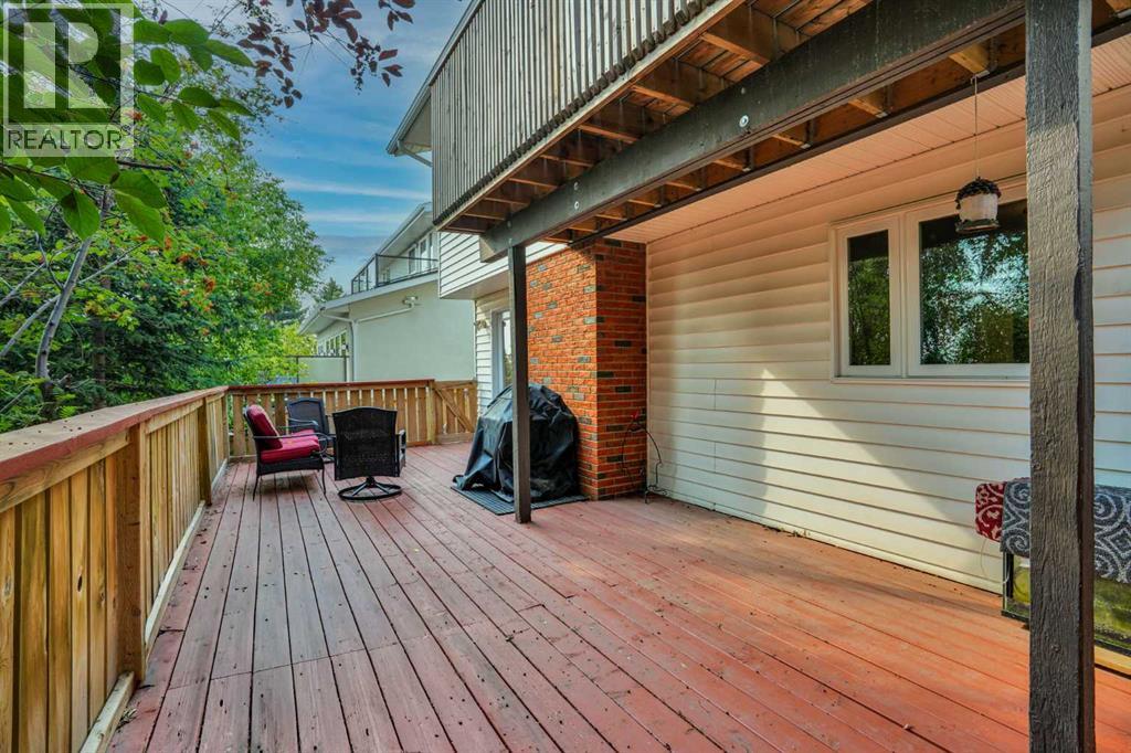 36 Coach Manor Rise Sw, Calgary, Alberta  T3H 1C4 - Photo 35 - A2336519