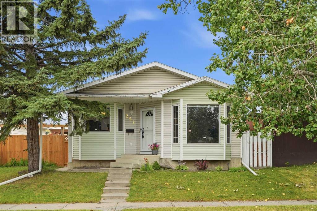 251 Erin Woods Drive SE, Calgary, Alberta  T2Z 2V8 - Photo 1 - A2337046