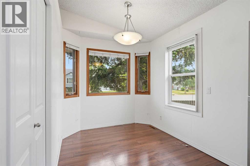 251 Erin Woods Drive SE, Calgary, Alberta  T2Z 2V8 - Photo 15 - A2337046