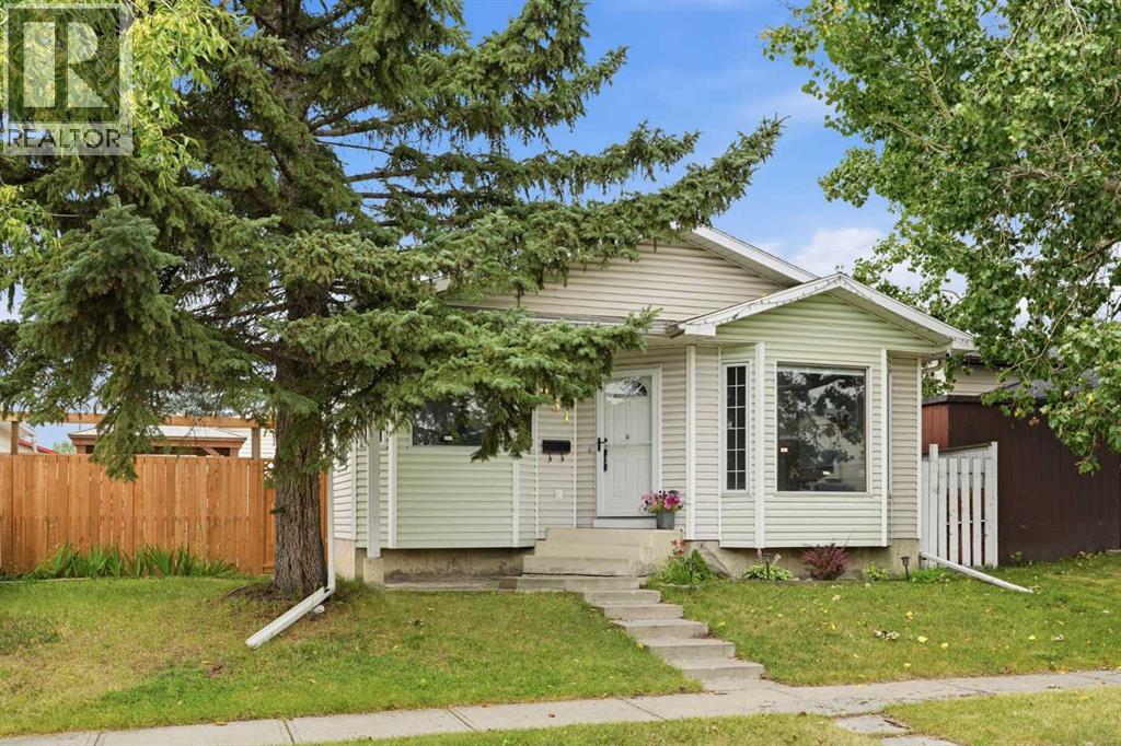 251 Erin Woods Drive SE, Calgary, Alberta  T2Z 2V8 - Photo 3 - A2337046
