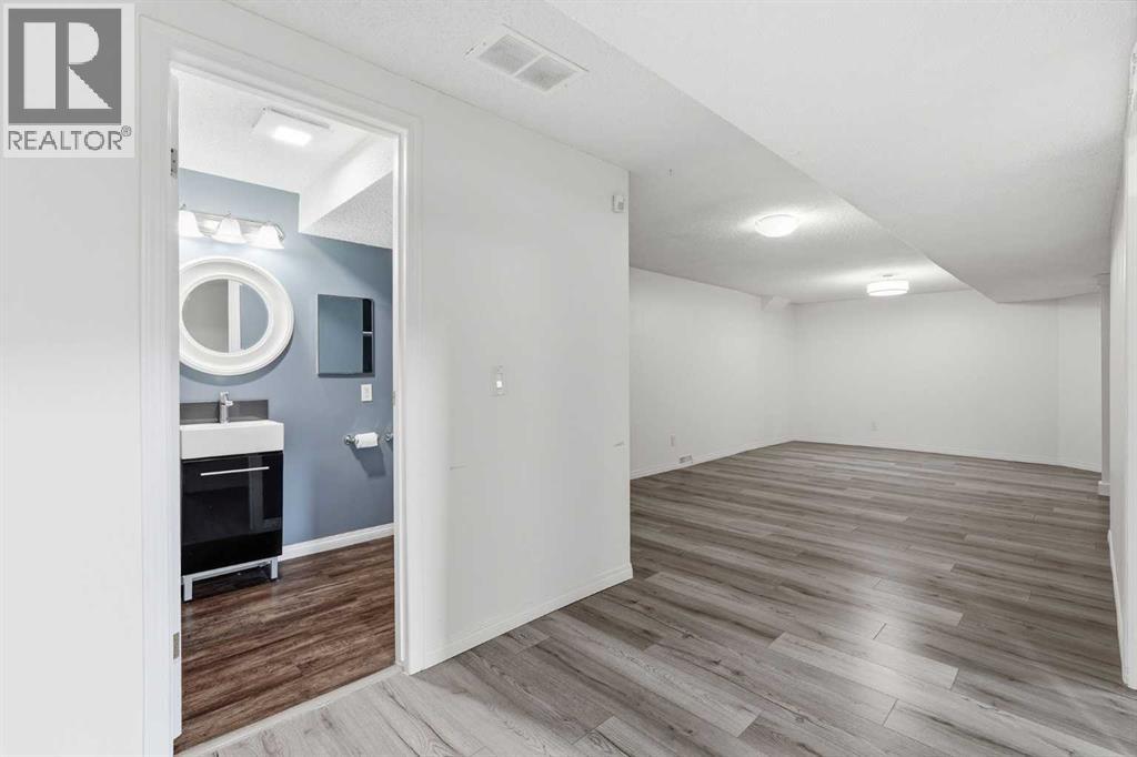 251 Erin Woods Drive SE, Calgary, Alberta  T2Z 2V8 - Photo 34 - A2337046